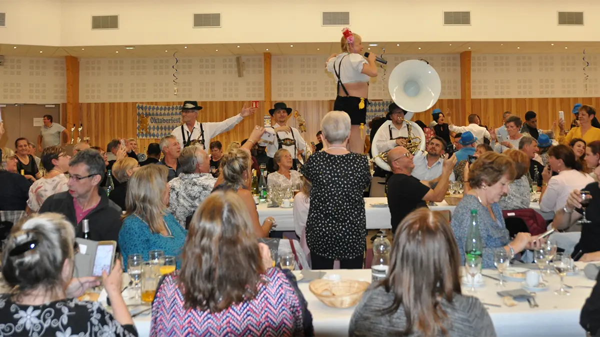 Orchestre bavarois-Orchestre alsacien-Fête de la Bière - Spécialité Ambiance aux Tables